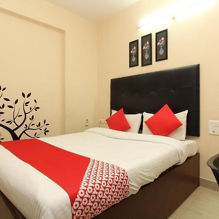 Oyo 36282 Namo Suites Hyderabad Exterior foto