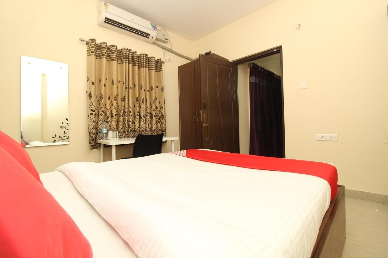 Oyo 36282 Namo Suites Hyderabad Exterior foto