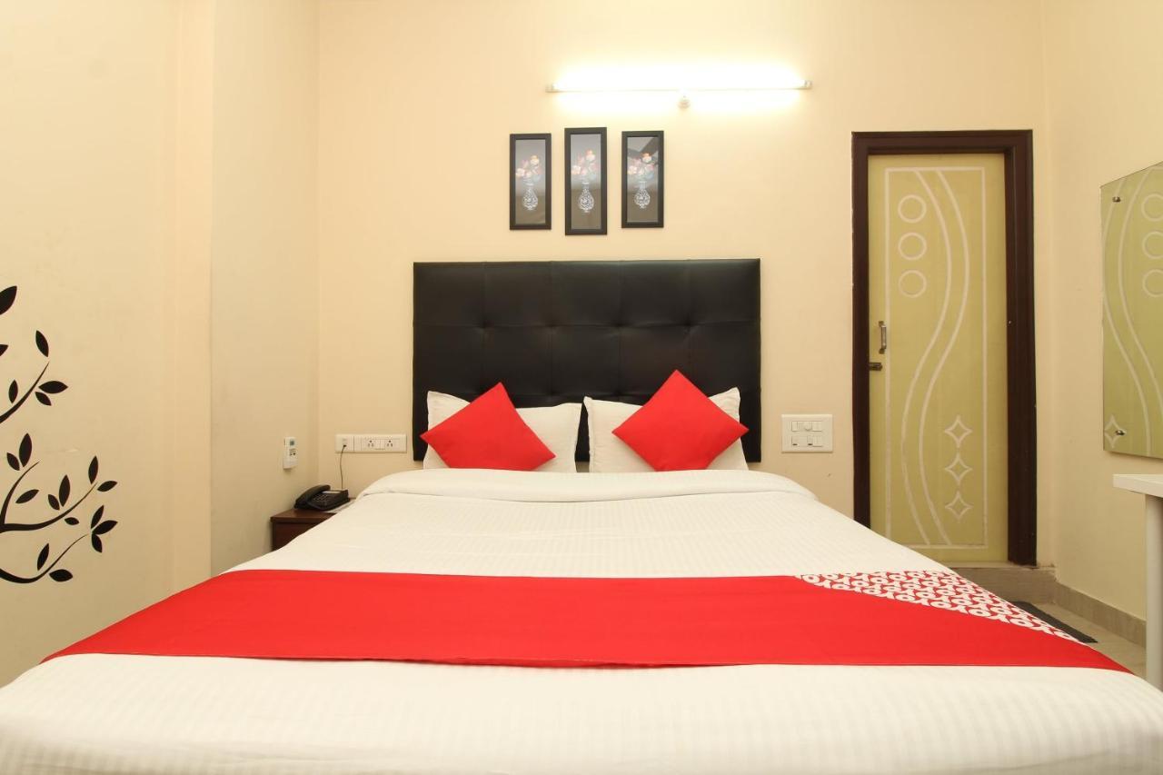 Oyo 36282 Namo Suites Hyderabad Exterior foto