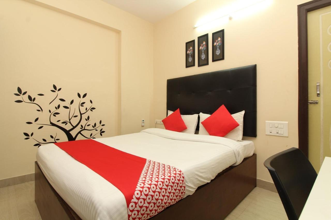 Oyo 36282 Namo Suites Hyderabad Exterior foto