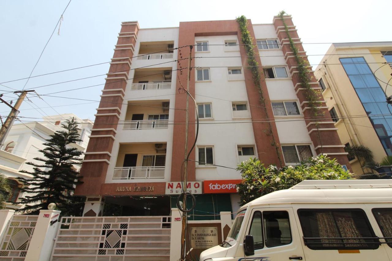 Oyo 36282 Namo Suites Hyderabad Exterior foto