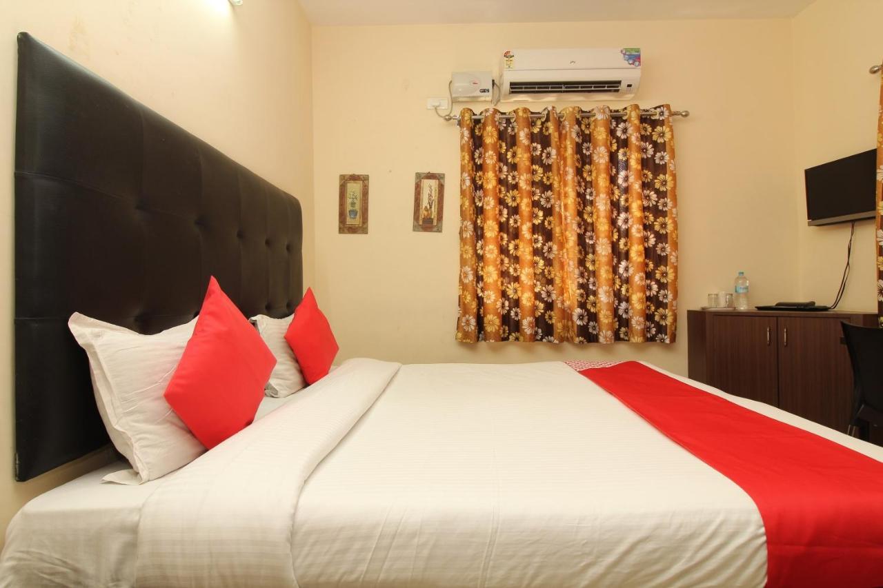 Oyo 36282 Namo Suites Hyderabad Exterior foto