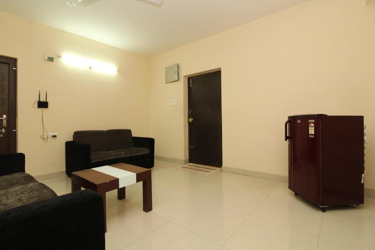Oyo 36282 Namo Suites Hyderabad Exterior foto