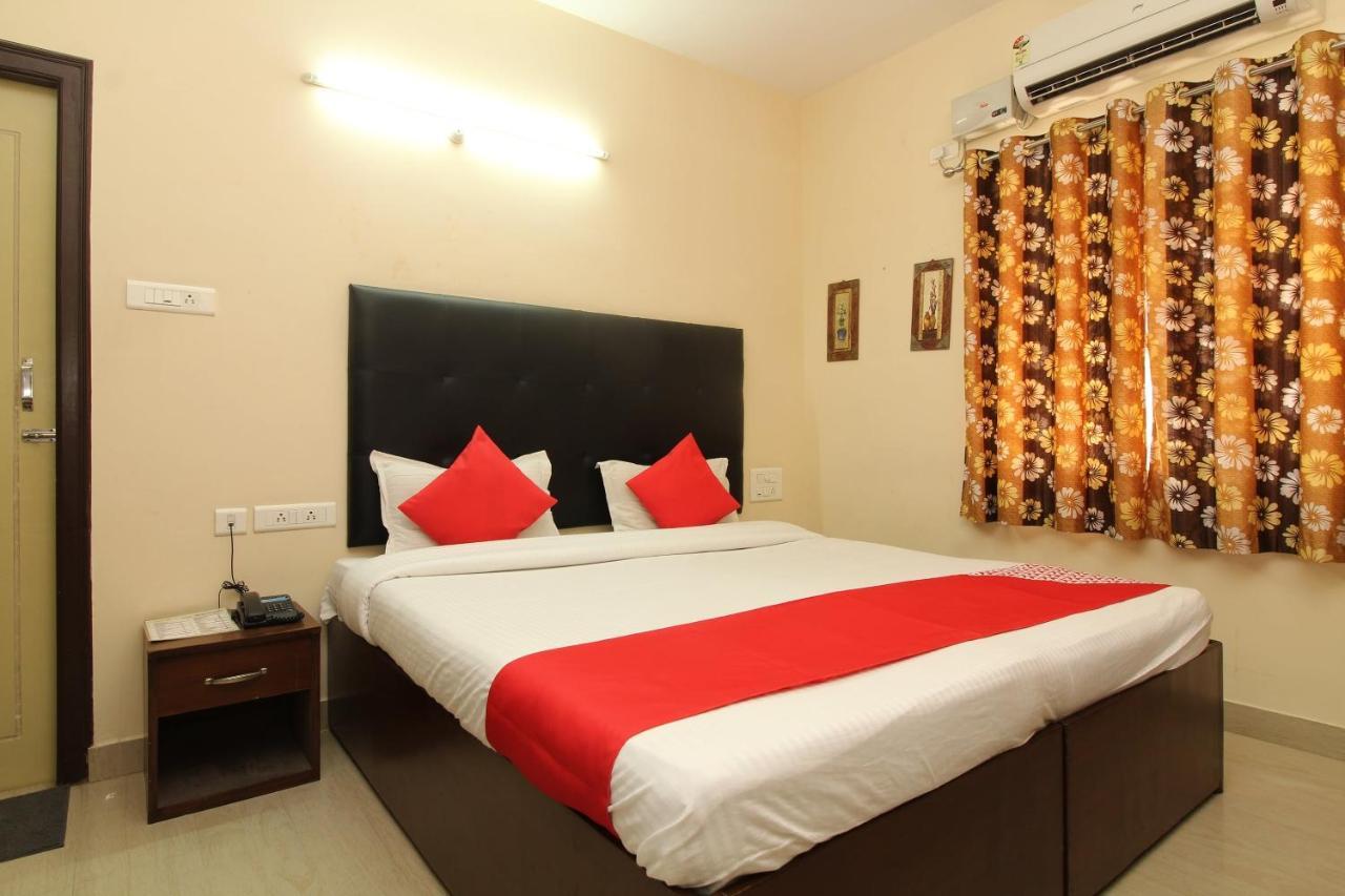 Oyo 36282 Namo Suites Hyderabad Exterior foto