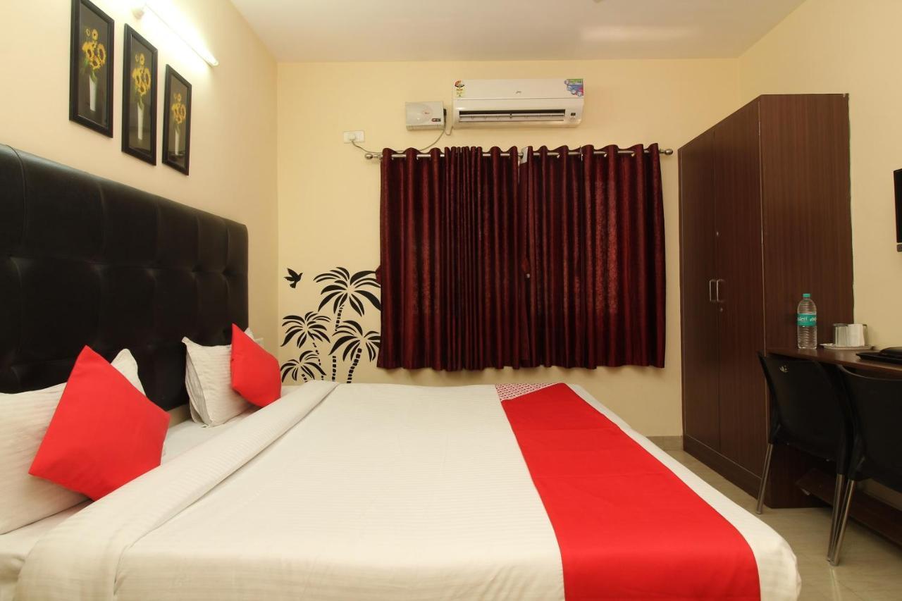 Oyo 36282 Namo Suites Hyderabad Exterior foto