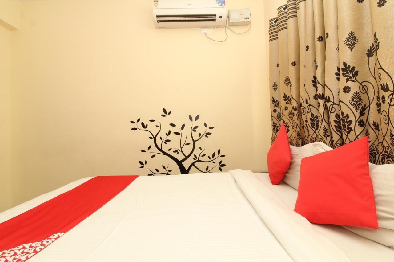 Oyo 36282 Namo Suites Hyderabad Exterior foto