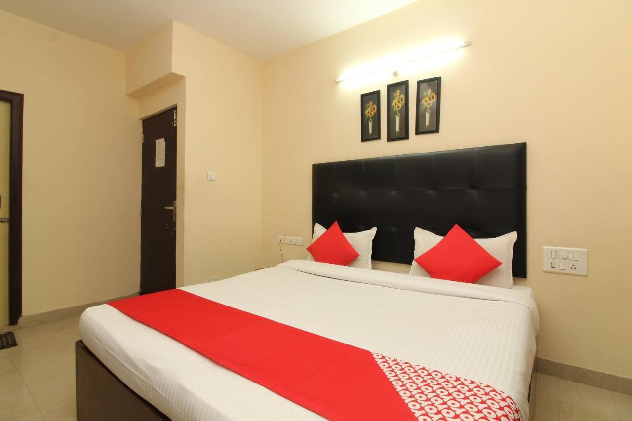 Oyo 36282 Namo Suites Hyderabad Exterior foto